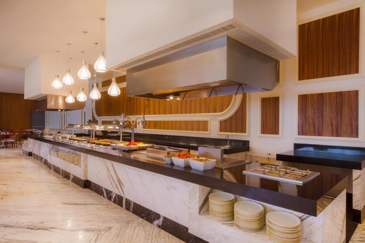 Moon Palace The Grand Cancun Resort Alfredo V. Bonfil